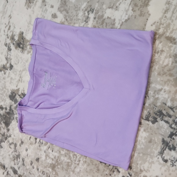 V-neck T-shirt - Picture 4 of 4